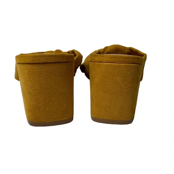 Old Navy Faux Suede Knotted Mustard Block Heel Mules Size 9 - Picture 6 of 7